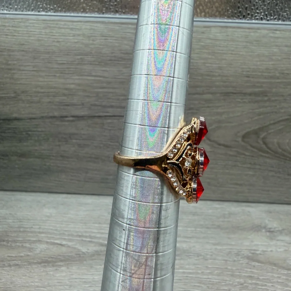 Elegant Red and Gold Tone‎ Women's Ring